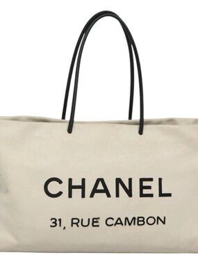 CHANEL Tote Bag Leather White Silver CC Auth ac3702